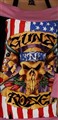 guns rosa tryck nära.jpg